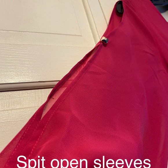 Cute and comfy elastic waist dress. Open slit sleeves. Perfect for the holidays. - Picture 2 of 3